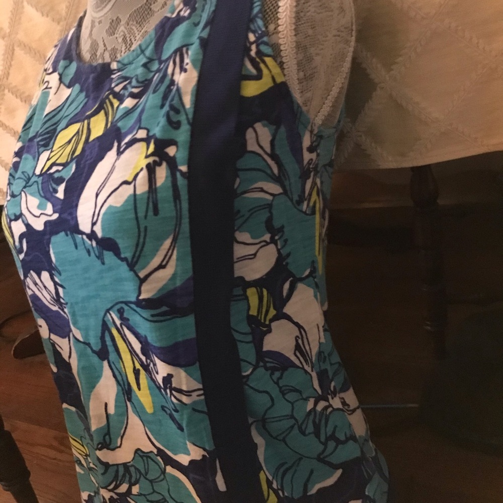 Luv Claiborne sleeveless top